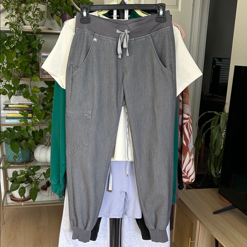 Figs Zamora Joggers. Size XXS Petite. 26” inseam.